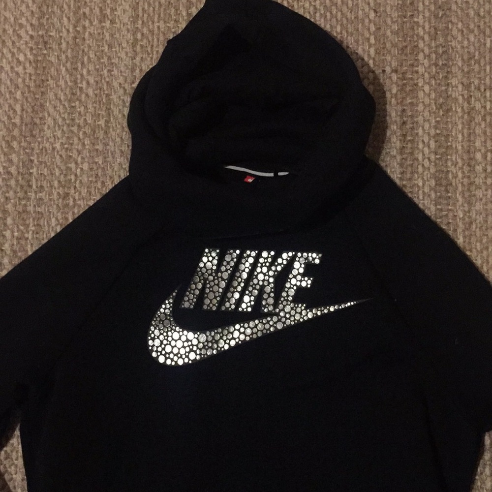 Nike pull over hoodie